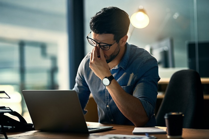 A stressed manager at work who is impacting the entire team